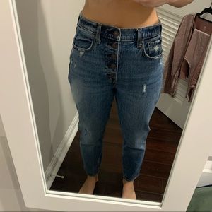 Abercrombie & Fitch The Mom Highrise Jeans